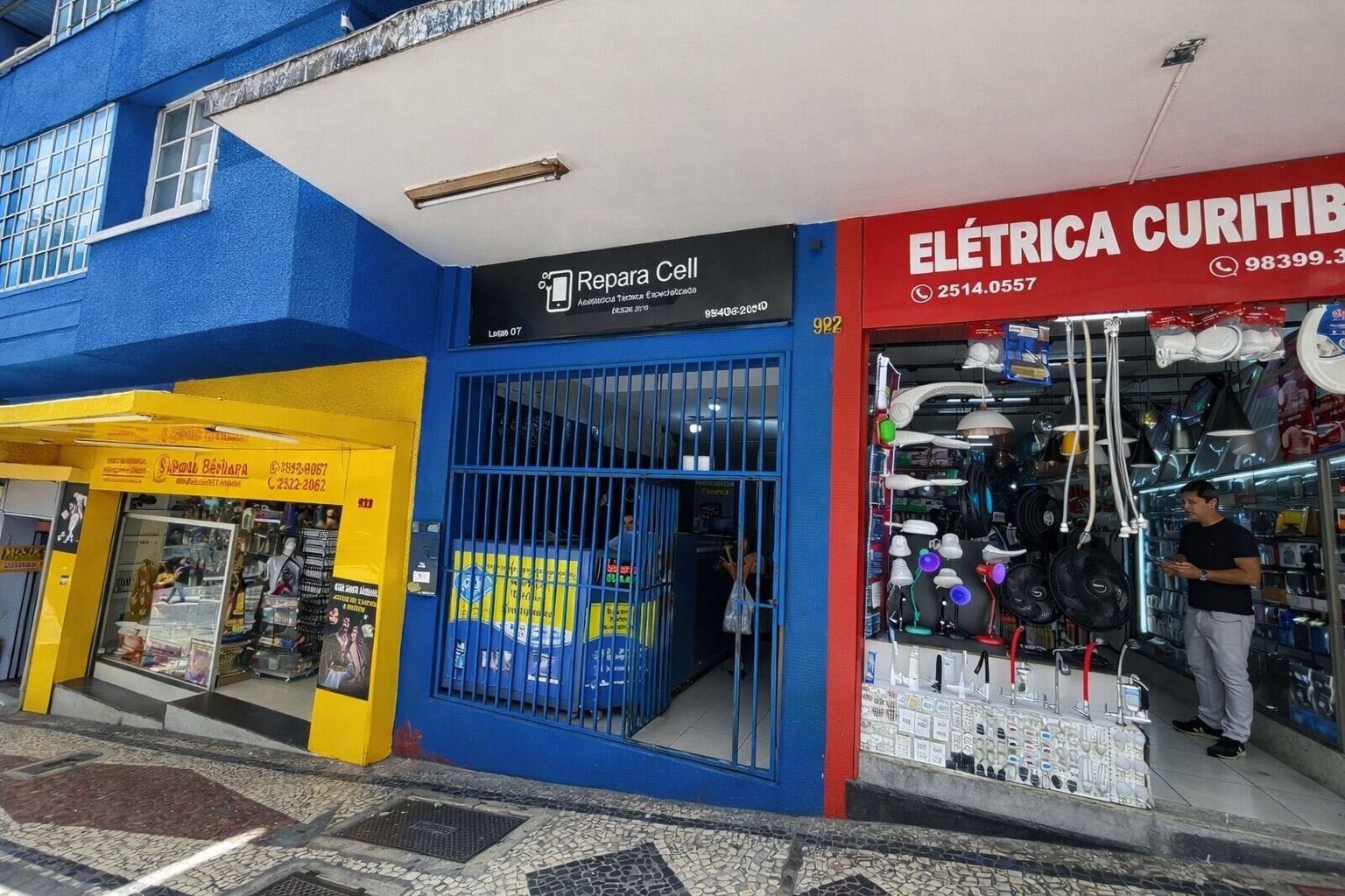 Fachada da loja Repara Cell BH na Rua Curitiba, 922, Centro de Belo Horizonte